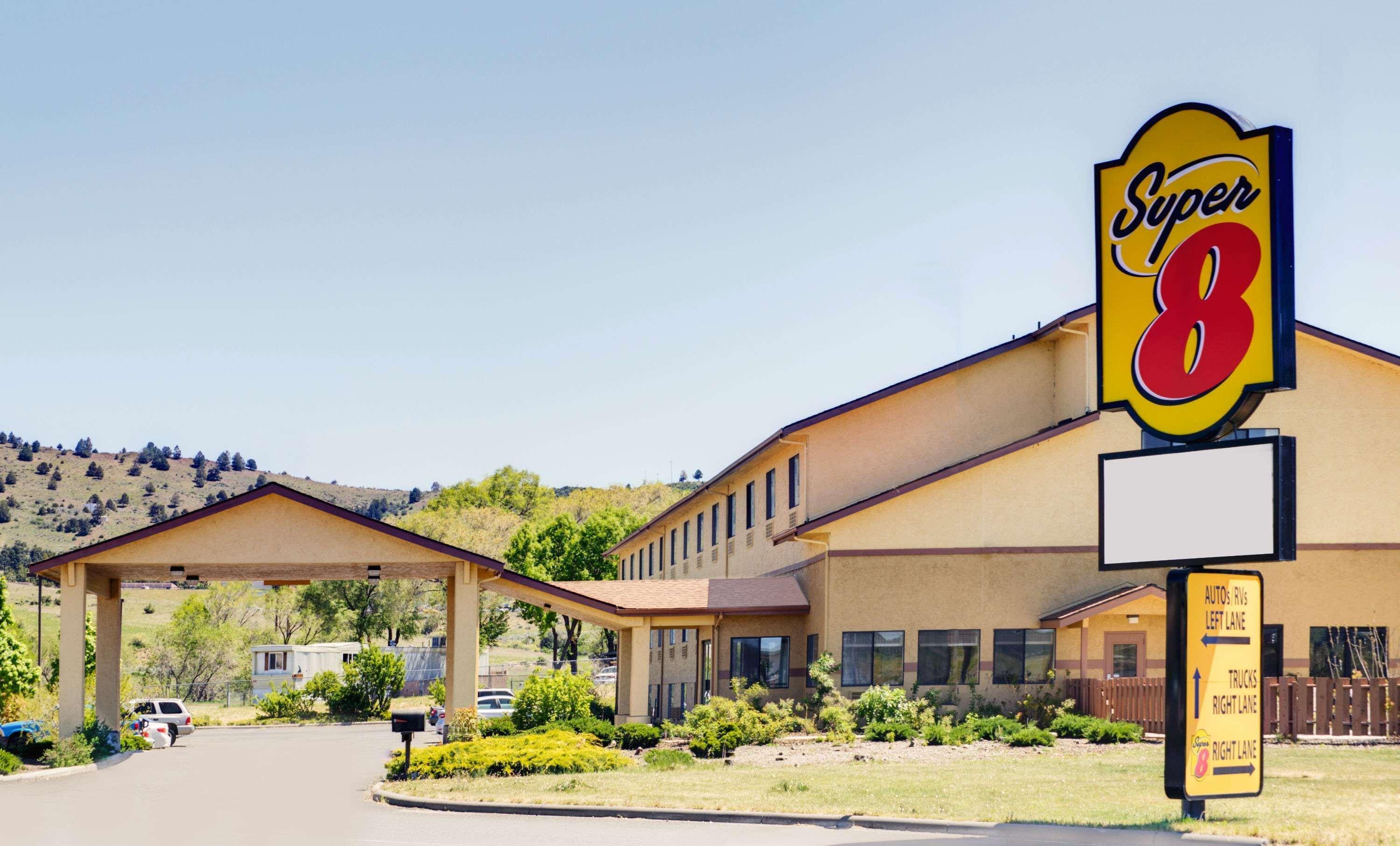 Super 8 By Wyndham Κλαμάθ Φολς Εξωτερικό φωτογραφία